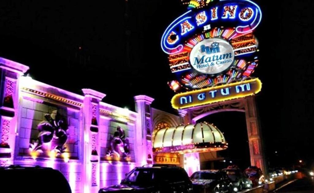Matum Hotel & Casino Сантяго де лос Кабайерос Екстериор снимка